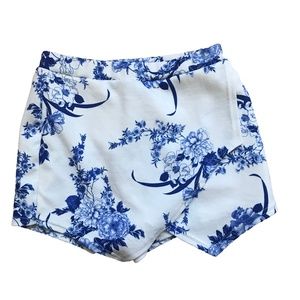 🌟FINAL NWOT Boohoo Floral Skort 8